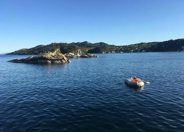 Bergen/Sotra: Sea Cabin. Spa. Fishing. Boat