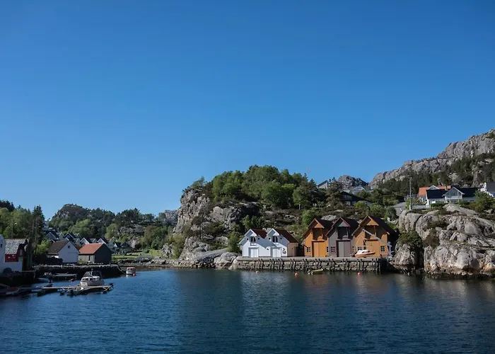 Bergen/Sotra: Sea Cabin. Spa. Fishing. Boat