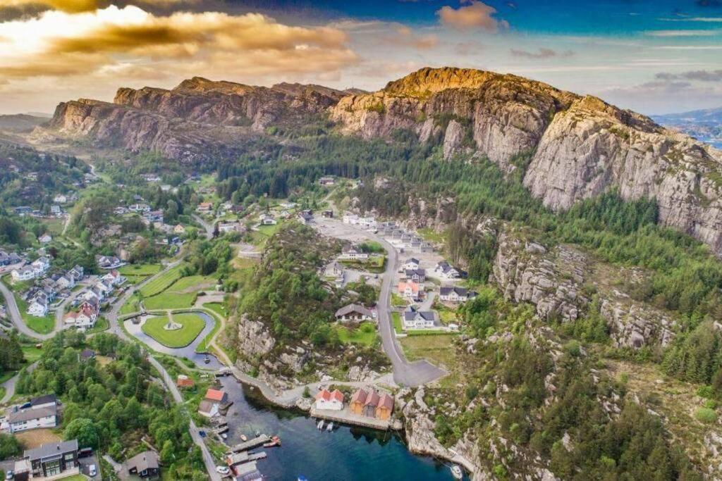 Bergen/sotra: Sea Cabin. Spa. Fishing. Boat *