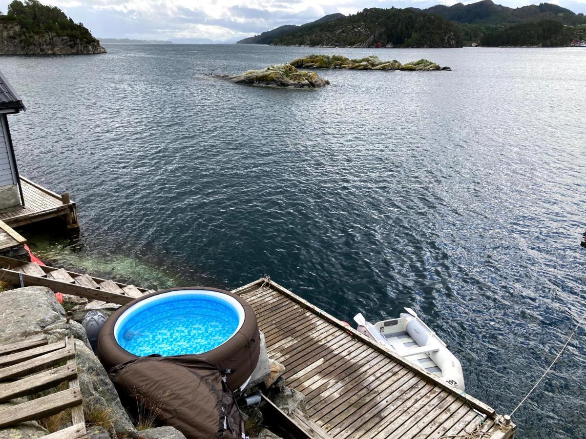 Bergen/sotra: Sea Cabin. Spa. Fishing. Boat * Haganes